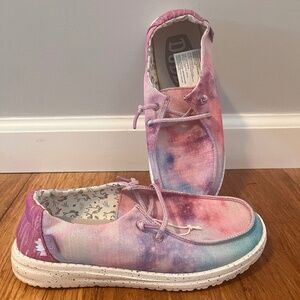 New w/o tags Hey Dudes Wendy Youth Dreamer